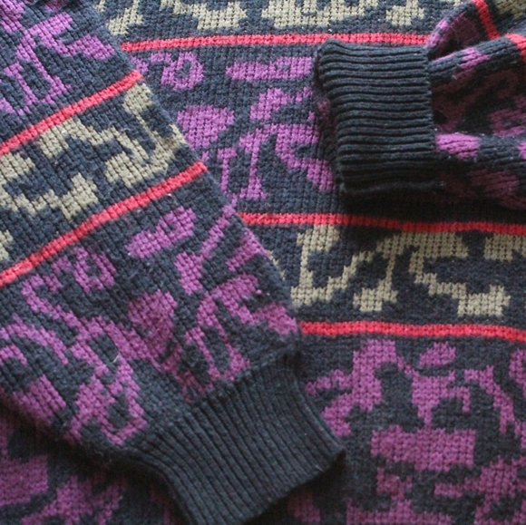 cute vintage sweater - Picture 2 of 2